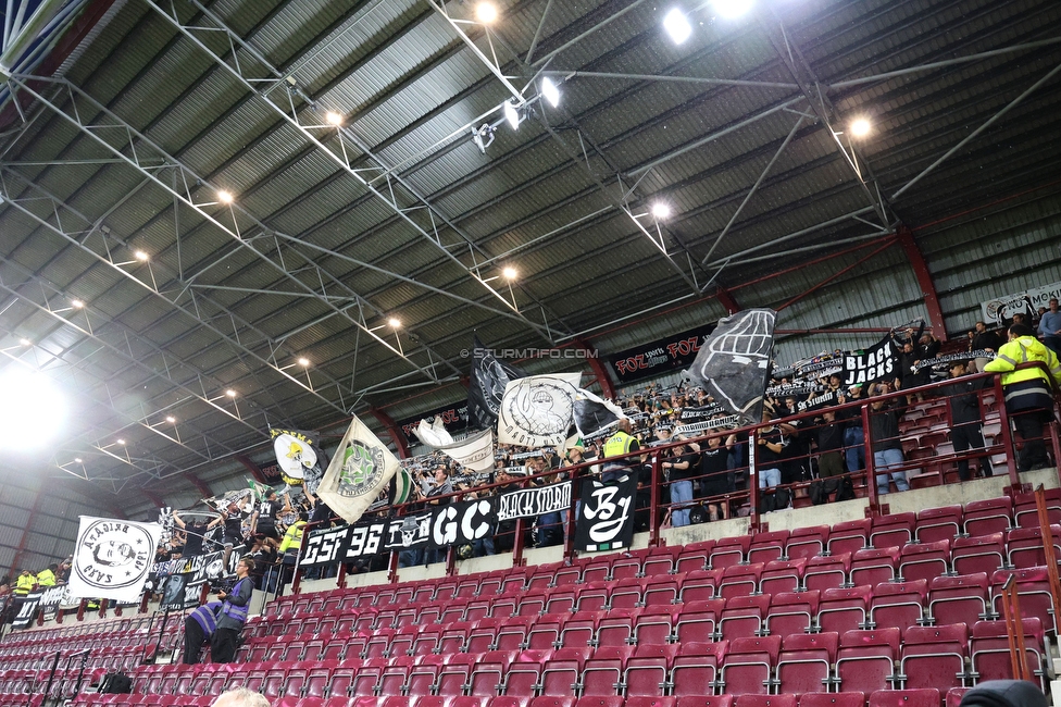 Heart of Midlothian - Sturm Graz
UEFA Champions League Qualifikation 2. Runde, Heart of Midlothian - SK Sturm Graz, Tynecastle Park Edinburgh, 28.07.2026. 

Foto zeigt Fans von Sturm

