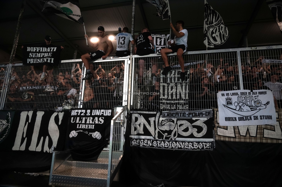 Hartberg - Sturm Graz
Oesterreichische Fussball Bundesliga, 2. Runde, TSV Hartberg - SK Sturm Graz, Arena Hartberg, 08.08.2026.Foto zeigt Fans von Sturm
