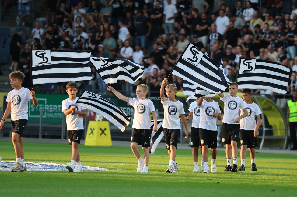 Sturm Graz - Altach
Oesterreichische Fussball Bundesliga, 3. Runde, SK Sturm Graz - SC Rheindorf Altach, Stadion Graz-Liebenau, 15.08.2026. 

Foto zeigt Kinder mit Sturmfahnen
