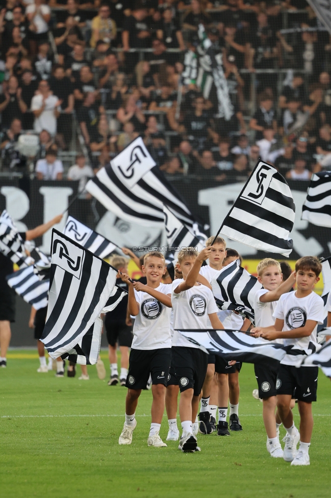 Sturm Graz - Altach
Oesterreichische Fussball Bundesliga, 3. Runde, SK Sturm Graz - SC Rheindorf Altach, Stadion Graz-Liebenau, 15.08.2026. 

Foto zeigt Kinder mit Sturmfahnen
