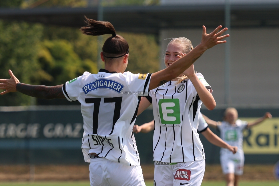 Sturm Frauen - Salzburg
OEFB Frauen Bundesliga, 3. Runde, SK Sturm Graz Frauen - FC Salzburg, Trainingszentrum Messendorf, 16.08.2026. Foto zeigt Lilla Sipos (Sturm Frauen) und Lena Breznik (Sturm Frauen)
