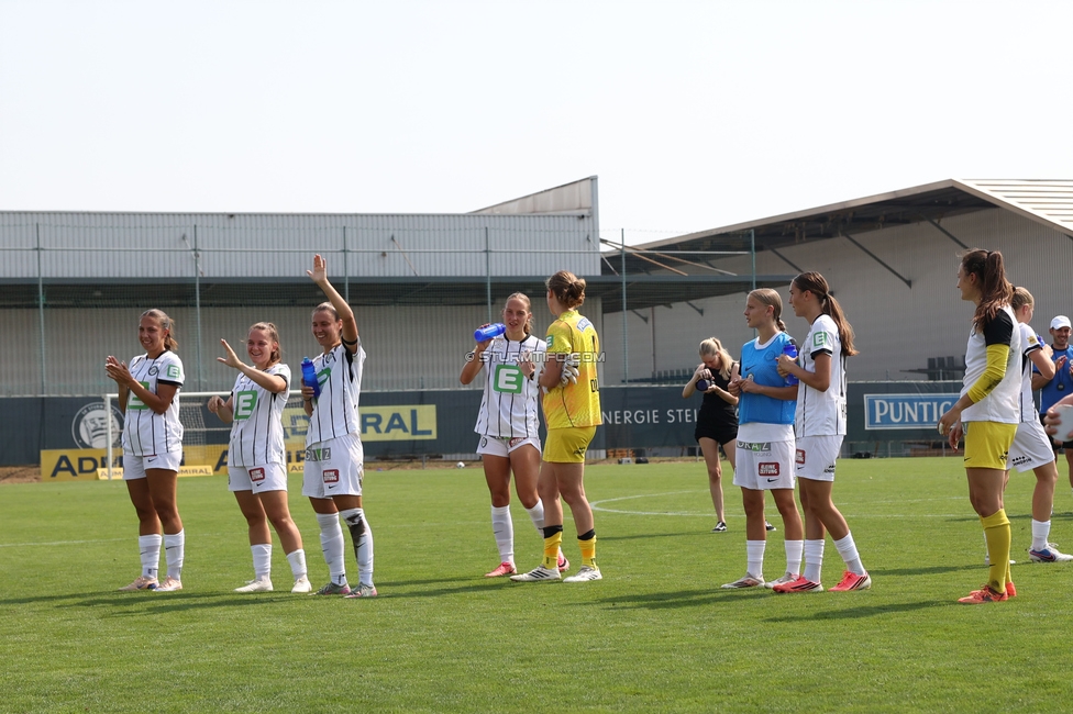 Sturm Frauen - Salzburg
OEFB Frauen Bundesliga, 3. Runde, SK Sturm Graz Frauen - FC Salzburg, Trainingszentrum Messendorf, 16.08.2026. Foto zeigt die Mannschaft der Sturm Frauen
