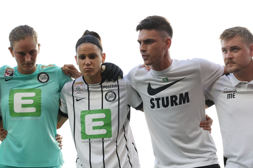 Sturm Frauen - Gintra
UEFA Womens Europa Cup Qualifikation, 1. Runde, SK Sturm Graz Frauen - FC Gintra, Stadion Graz-Liebenau, 26.08.2026.Foto zeigt Sarah-Lisa Duebel (Sturm Frauen), Lilla Sipos (Sturm Frauen), Tode Djakovic (Cheftrainer Sturm Frauen) und Michael Erlitz (Sportdirektor Sturm Frauen)
