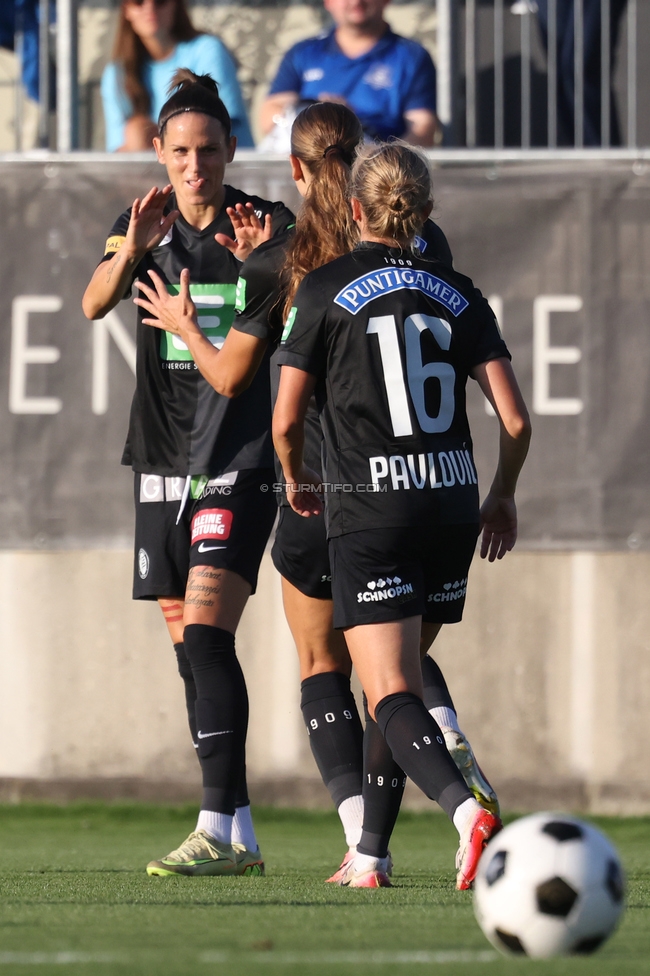 Sturm Frauen - Suedburgenland
OEFB Frauen Bundesliga, 5. Runde, SK Sturm Graz Frauen - SpG Suedburgenland TSV Hartberg, Trainingszentrum Messendorf, 29.08.2026. Foto zeigt Lilla Sipos (Sturm Frauen), Brigitta Pulins (Sturm Frauen) und Sara Pavlovic (Sturm Frauen)

