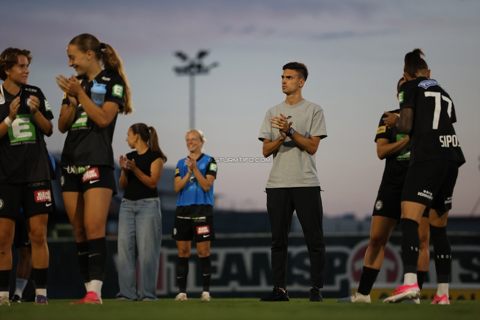 Sturm Frauen - Suedburgenland
OEFB Frauen Bundesliga, 5. Runde, SK Sturm Graz Frauen - SpG Suedburgenland TSV Hartberg, Trainingszentrum Messendorf, 29.08.2026. Foto zeigt Tode Djakovic (Cheftrainer Sturm Frauen)
