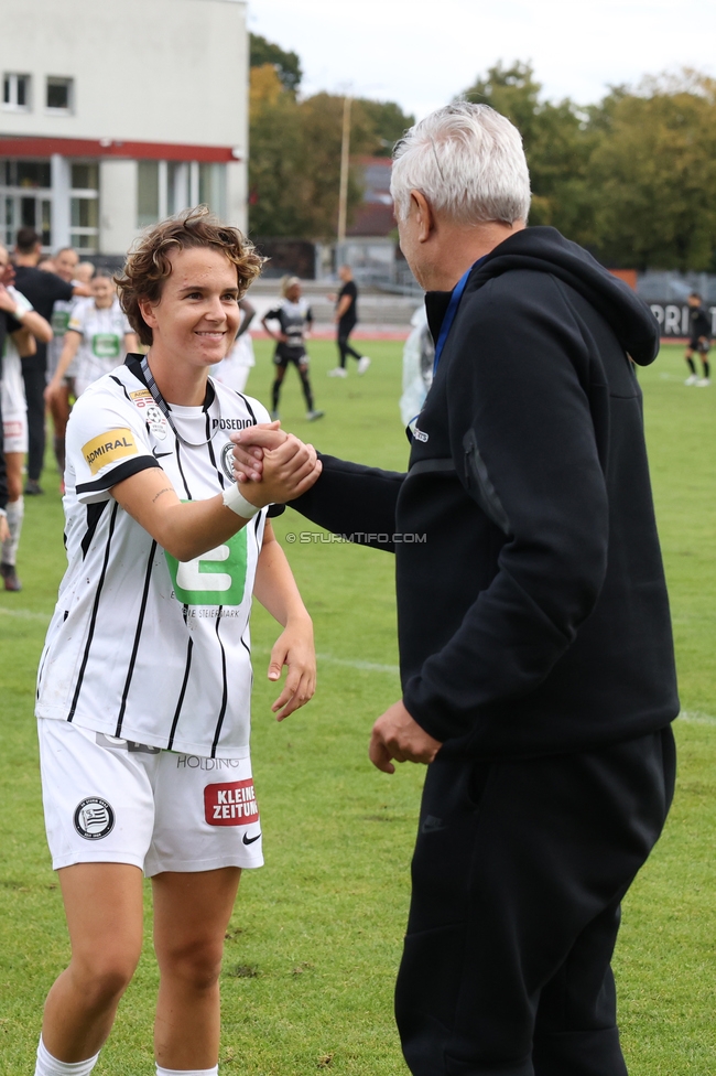 Gintra - Sturm Frauen
UEFA Womens Europa Cup, 1. Runde, FC Gintra - SK Sturm Graz Frauen, Siauliai City Municipal Stadium, 02.09.2026.Foto zeigt Leonie Christin Tragl (Sturm Frauen) und Helmut Degen (Organisatorischer Leiter Sturm Frauen)
