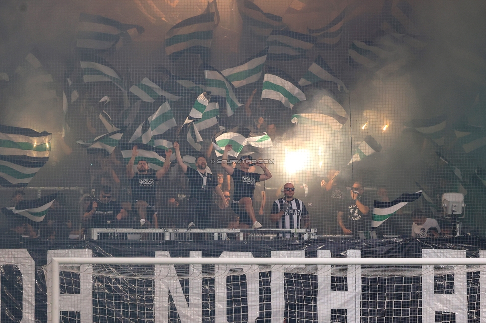Sturm Graz - LASK
Oesterreichische Fussball Bundesliga, 6. Runde, SK Sturm Graz - Linzer ASK, Stadion Graz-Liebenau, 13.09.2026. Foto zeigt Fans von Sturm mit Pyrotechnik
