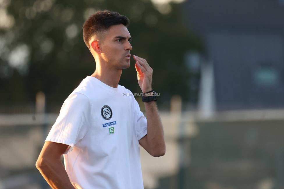 Sturm Frauen - Rapid
OEFB Frauen Bundesliga, 7. Runde, SK Sturm Graz Frauen - SK Rapid, Trainingszentrum Messendorf, 18.09.2026. Foto zeigt Tode Djakovic (Cheftrainer Sturm Frauen)
