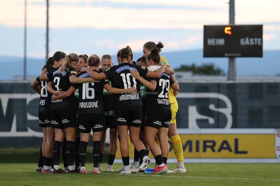 Sturm Frauen - Rapid
OEFB Frauen Bundesliga, 7. Runde, SK Sturm Graz Frauen - SK Rapid, Trainingszentrum Messendorf, 18.09.2026. Foto zeigt die Mannschaft der Sturm Frauen
