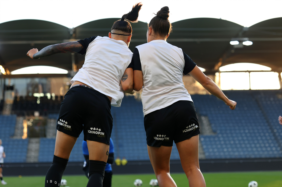Sturm Frauen - Wolfsburg
UEFA Womens Europa Cup Qualifikation, 2. Runde, SK Sturm Graz Frauen - VfL Wolfsburg, Stadion Graz-Liebenau, 30.09.2026.Foto zeigt Lilla Sipos (Sturm Frauen) und Julia Michelle Wattilete (Sturm Frauen)

