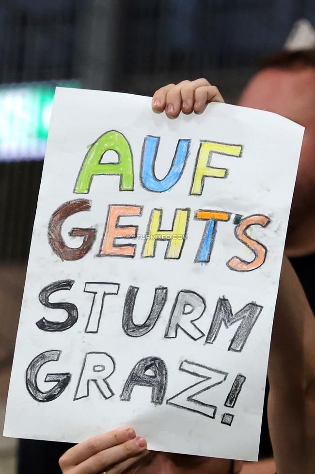 Sturm Frauen - Wolfsburg
UEFA Womens Europa Cup Qualifikation, 2. Runde, SK Sturm Graz Frauen - VfL Wolfsburg, Stadion Graz-Liebenau, 30.09.2026.Foto zeigt Fans von Sturm
