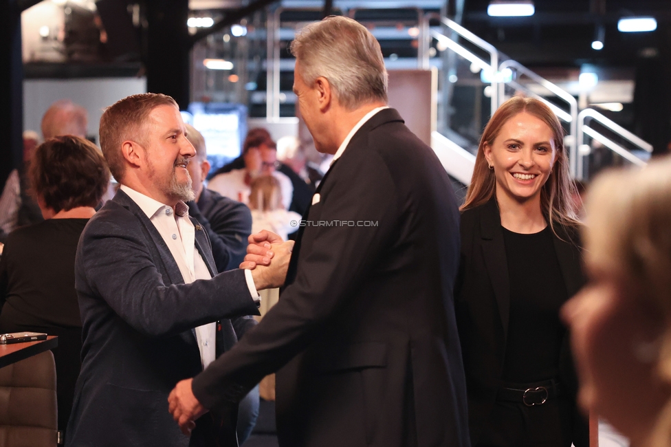 4. Sturmhistorischer Themenabend
4. Sturmhistorischer Themenabend - 20 Jahre Zwangsausgleich, Sportsbar - Das Eggenberg, Graz, 02.10.2026.

Foto zeigt Alexander Stangl (ehem. Vorstand Sturm) und Christian Jauk (Praesident Sturm)
