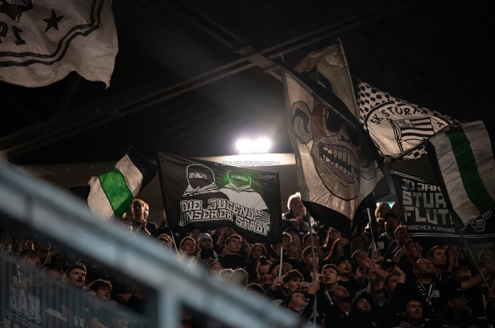 Austria Wien - Sturm Graz
Oesterreichische Fussball Bundesliga, 8. Runde, FK Austria Wien - SK Sturm Graz, Franz Horr Stadion Wien, 10.10.2026.

Foto zeigt Fans von Sturm

