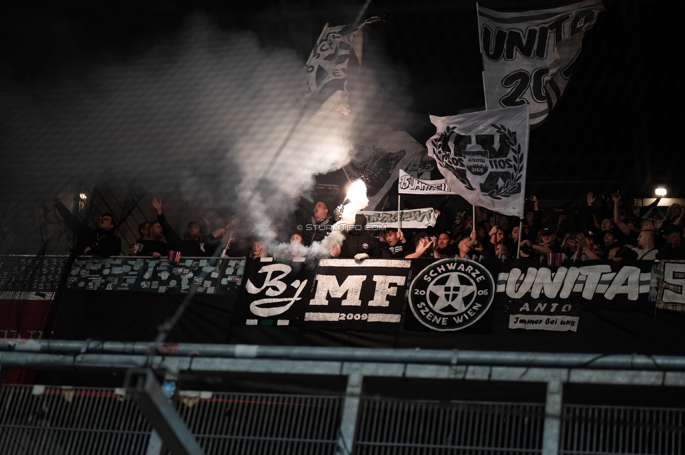Austria Wien - Sturm Graz
Oesterreichische Fussball Bundesliga, 8. Runde, FK Austria Wien - SK Sturm Graz, Franz Horr Stadion Wien, 10.10.2026.

Foto zeigt Fans von Sturm
Schlüsselwörter: pyrotechnik unita